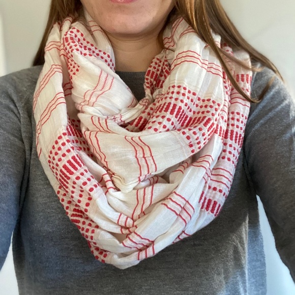 Gap Textured Scarf with Dots and Stripes - Picture 2 of 7